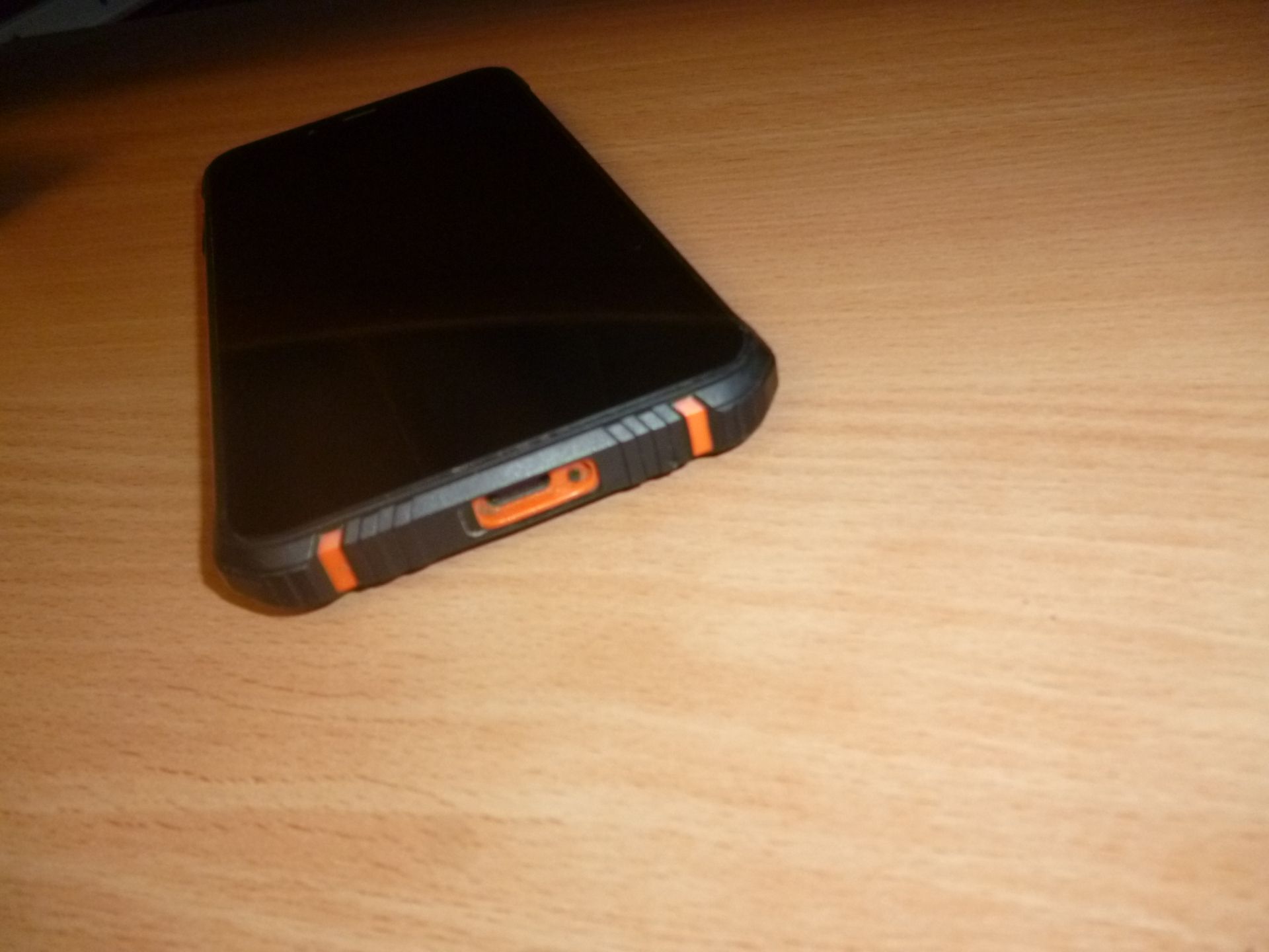 мобильный телефон  android 8  ZOJI Z33 orange IP68 смартфон - фото фото фото 3