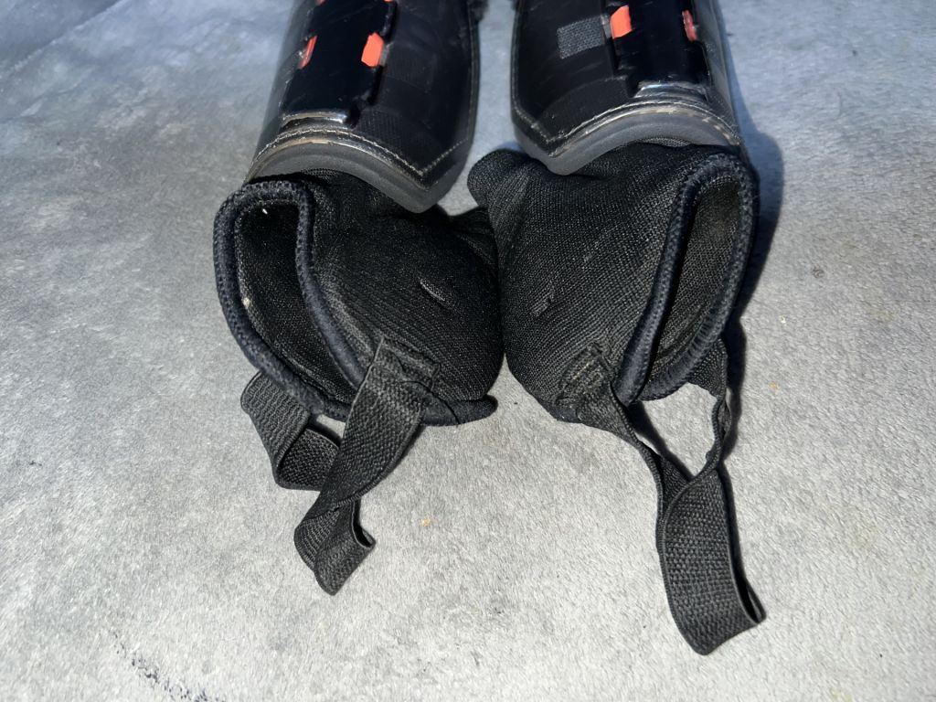 ЩІТКИ ФУТБОЛЬНІ NIKE Німеччина РАЗМЕР  Л - фото фото фото 1