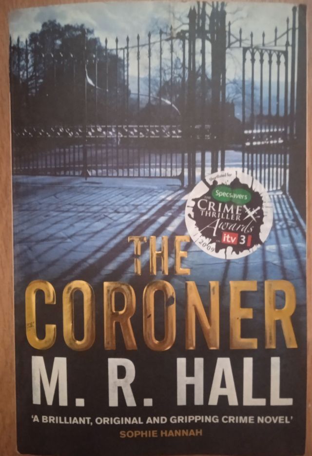 Coroner The M R Hall English на Английском книга - фото фото фото 0