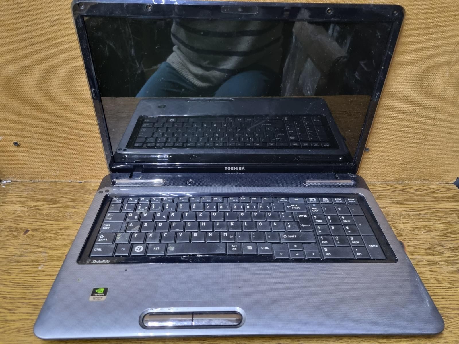 T50 Ноутбук Toshiba L775 - фото фото фото 0