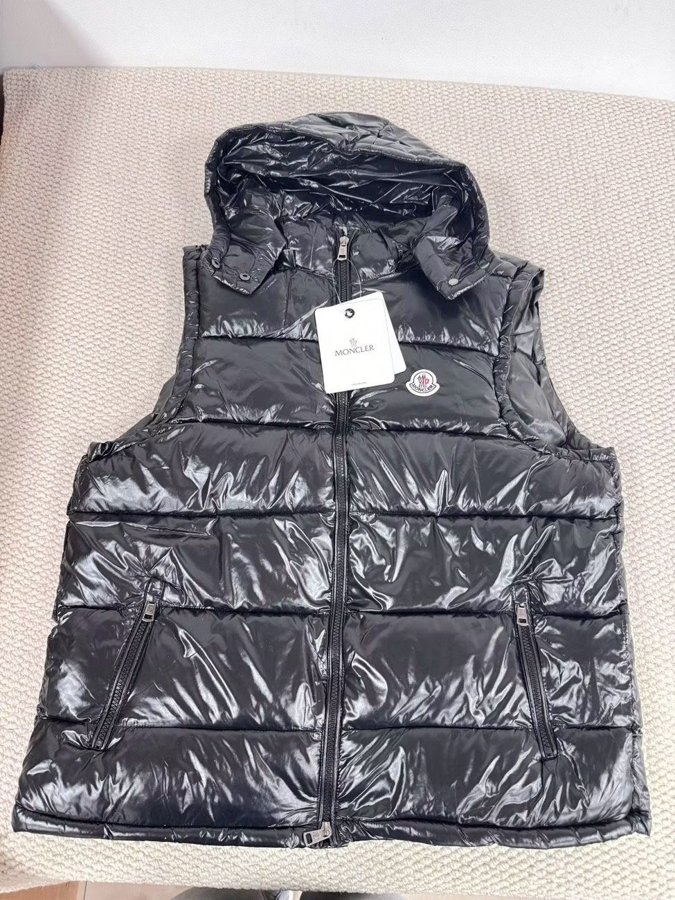 Жилетка чоловіча MONCLER Black глянц - фото фото фото 0
