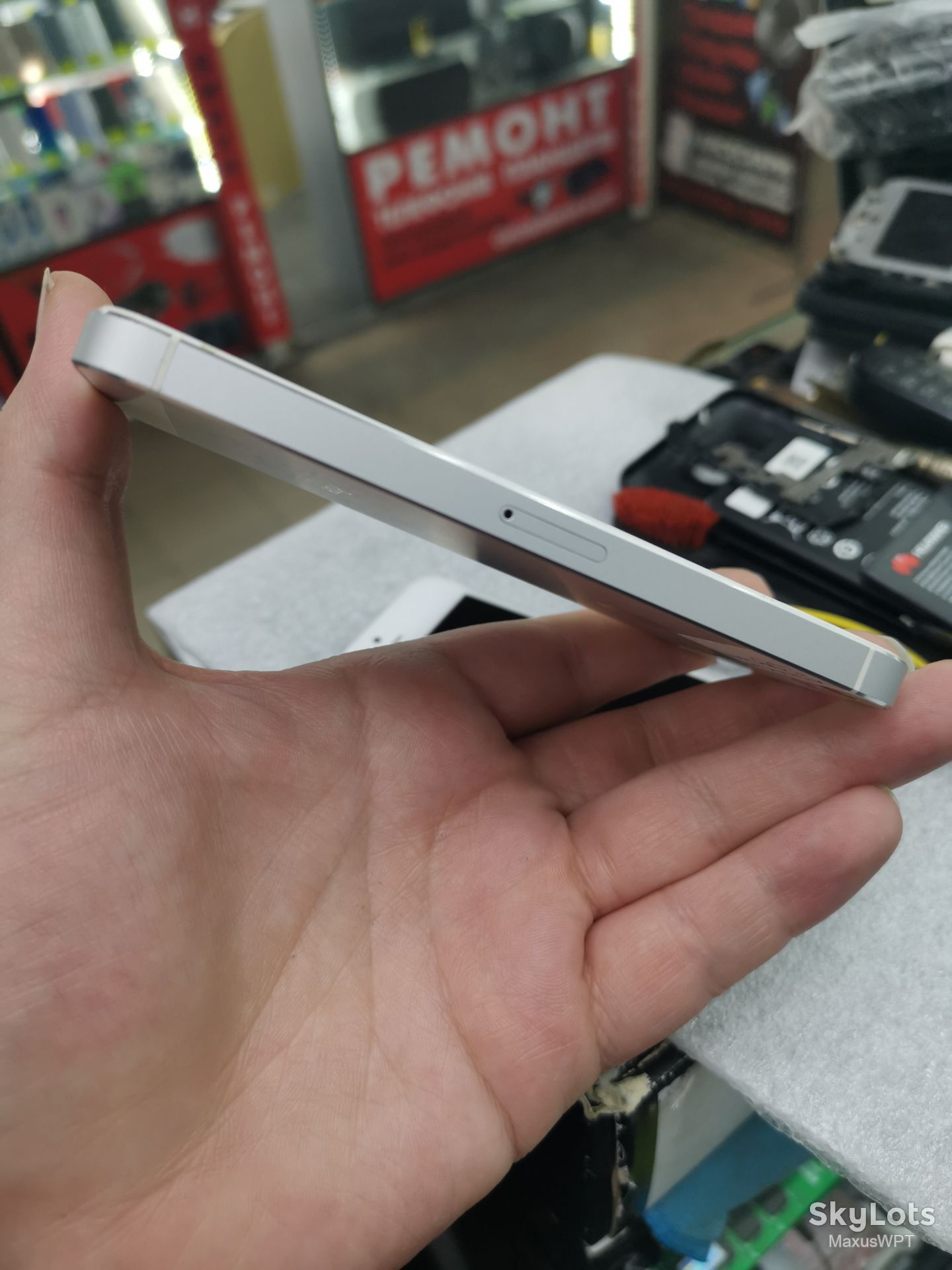 #Shop iphone 5s silver  7422 - фото фото фото 2