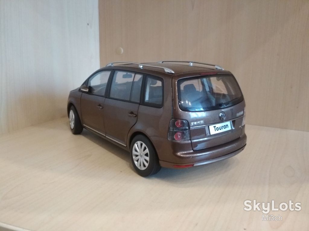 Volkswagen Touran 2010, 1/18 - фото фото фото 5