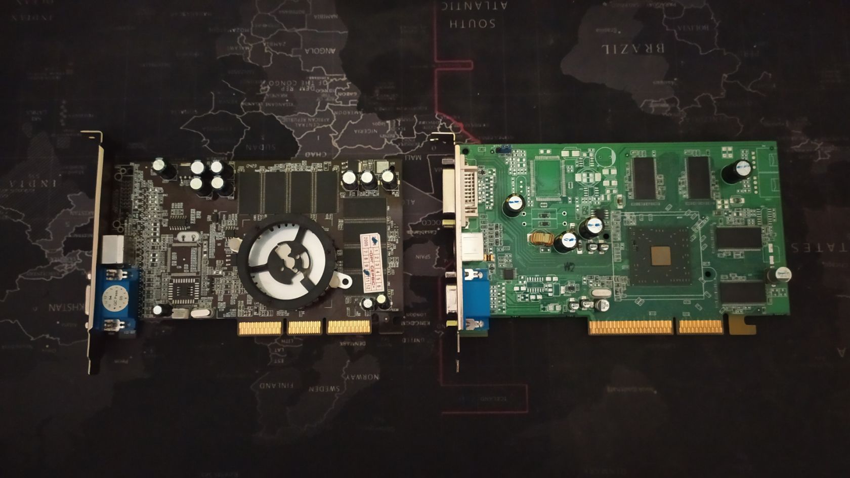 2 Відеокарти Radeon + FX5200 - фото фото фото 0