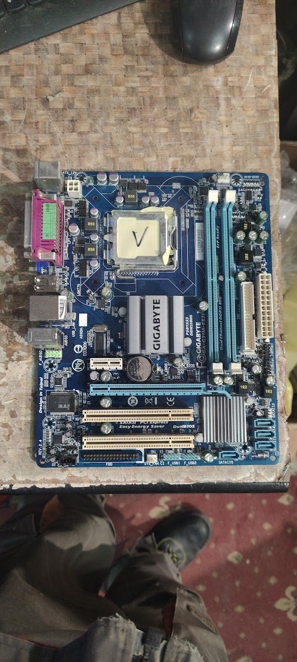 Мат. плата Gigabyte GA-G31M-ES2L rev2.4 LGA775 G31 PCI-E+SVGA+GbLAN SATA MicroATX 2DDR2 № 230911101 - фото фото фото 0