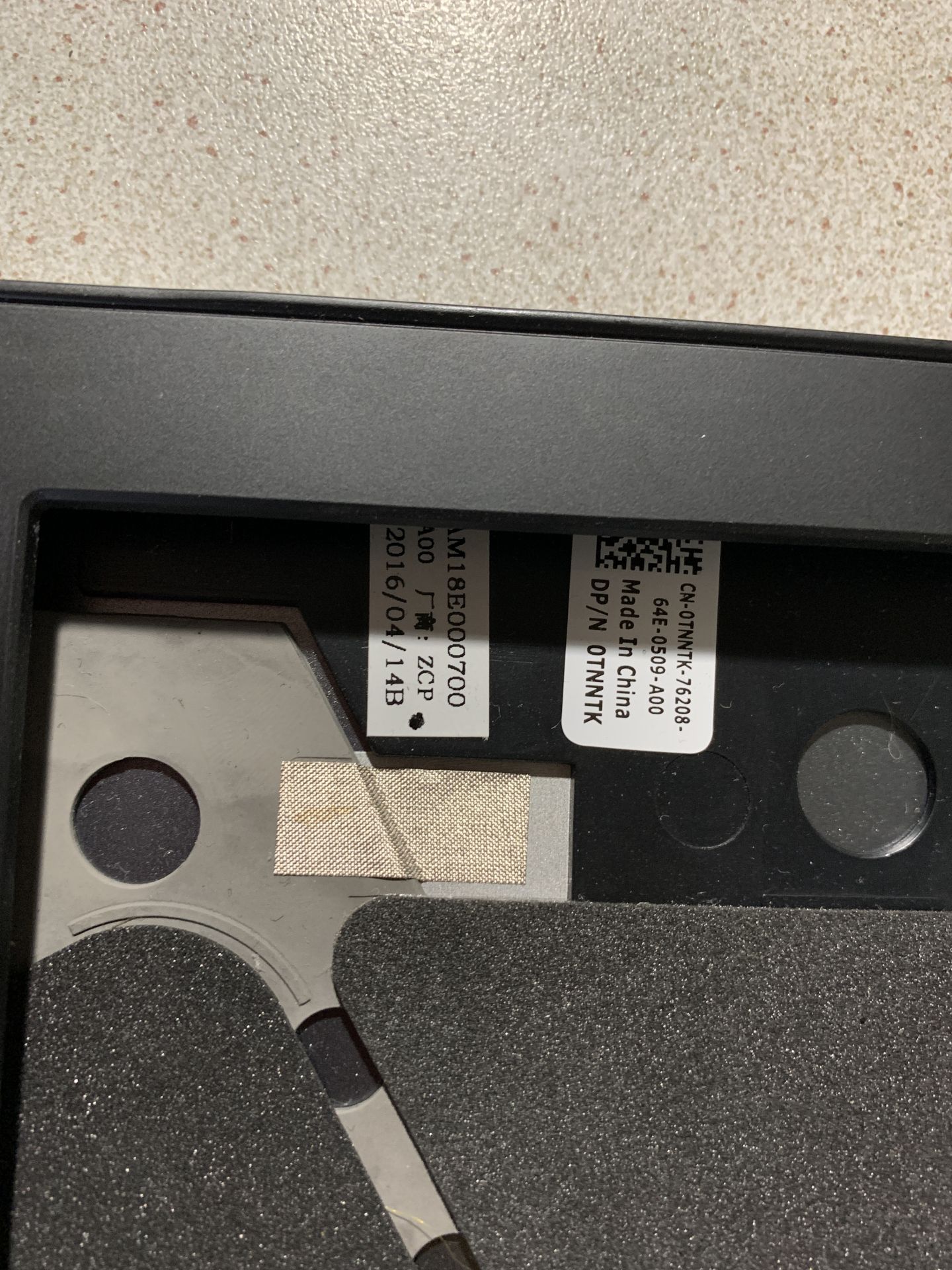 Верхня кришка до Ноутбука Dell Alienware 15 R2             (розборка) - фото фото фото 4