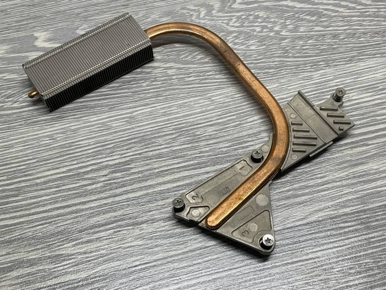 Радіатор охолодження Fujitsu Esprimo Mobile V5505 / MS2216 / б/в Original - фото фото фото 0