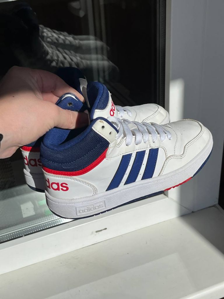 Кросівки Adidas Hoops Mid дитячі.35 розмір, 21,5 устілка. - фото фото фото 2