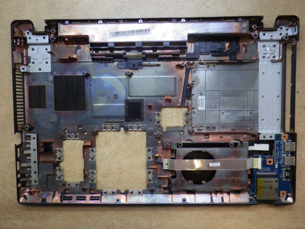 Б/У Корпус низ без сервісних кришок на packard bell LM81 - фото фото фото 1