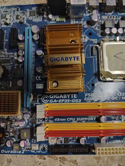 Мат. плата Gigabyte GA-EP35-DS3 rev2.1 LGA775 P35 PCI-E+GbLAN SATA RAID ATX 4DDR2 № 242410104 - фото фото фото 1