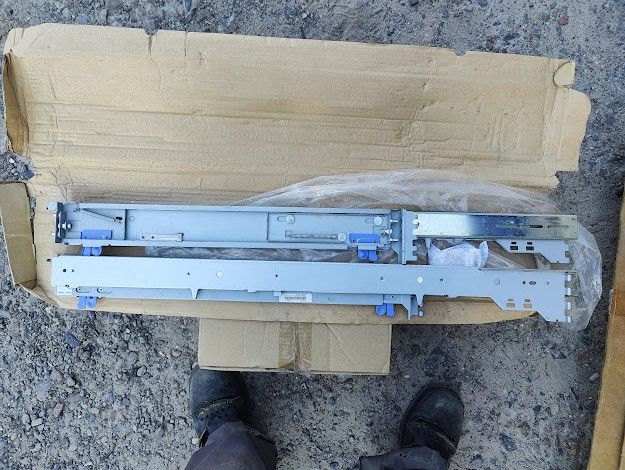 Полозы / рельсы для серверного шкафа IBM P90P4049 новые № 24160815 - фото фото фото 0