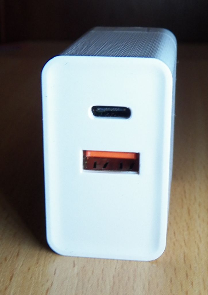Зарядний пристрій 5V 2A 1*USB Type-C NEW - фото фото фото 3