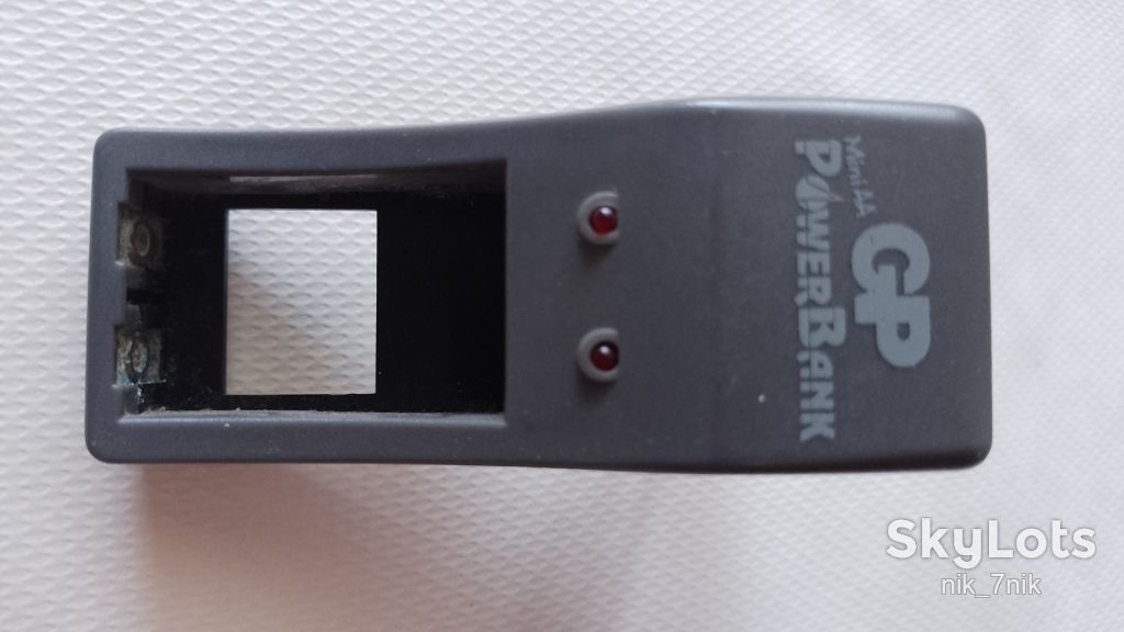 Зарядний пристрій GP PowerBank GPPB28GS для АА акумуляторів. - фото фото фото 0
