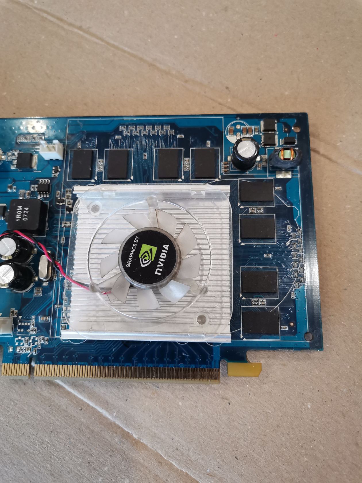 Видеокарта NVIDIA GeForce 8500 GT 256mb PCI-Express 1.0 x16 - фото фото фото 3