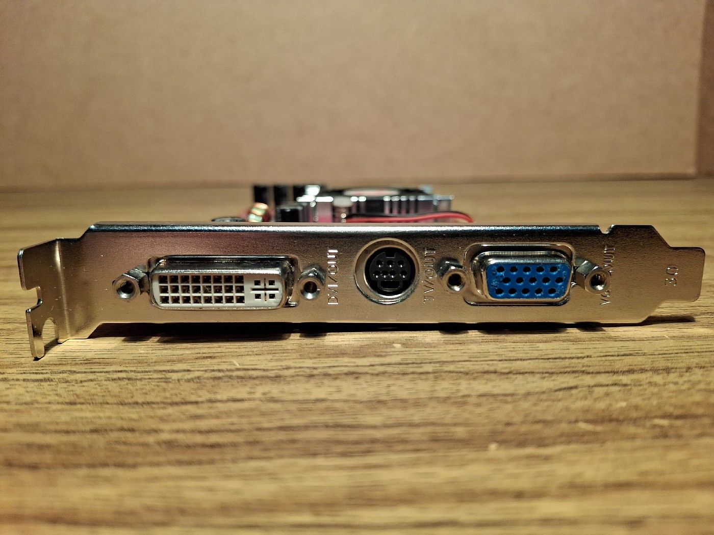Видеокарта ATI Radeon 9200  (AGP 8x, 64Mb)  (#03) - фото фото фото 5