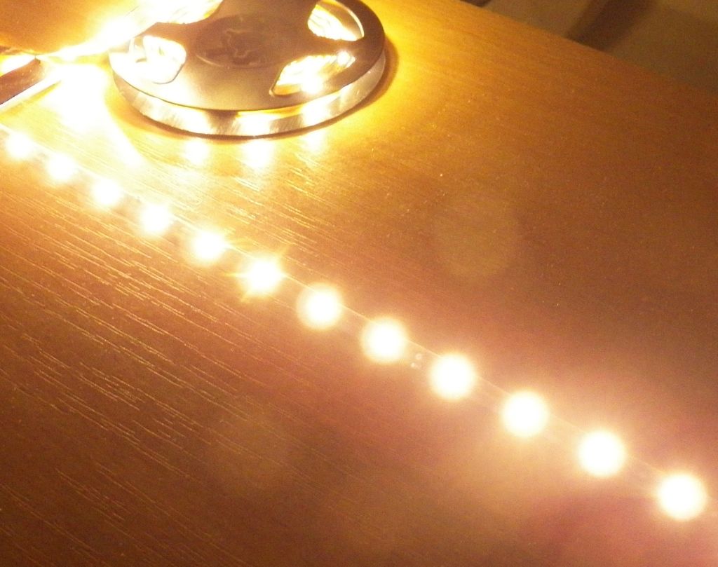 Світлодіодна стрічка 5V 30 LED2835 IP20 warm white NEW - фото фото фото 1