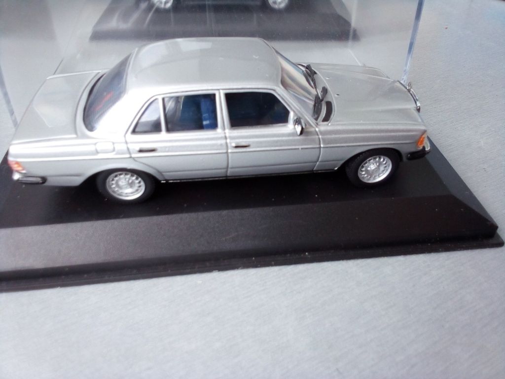 1/43 Minichamps Mercedes Benz 230 E W123 1982 - фото фото фото 1