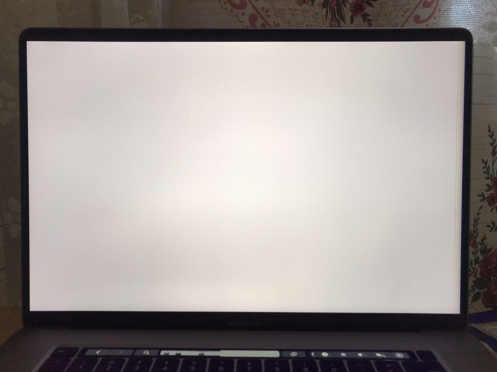 продам MacBook Pro 16’’ 2019 i7-2.6/16/500gb/5300M, A2141 под ремонт или на запчасти - фото фото фото 1
