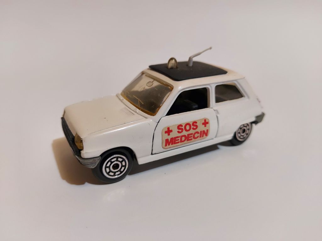 Norev 1:43 Renault 5 "Medecine" - фото фото фото 1