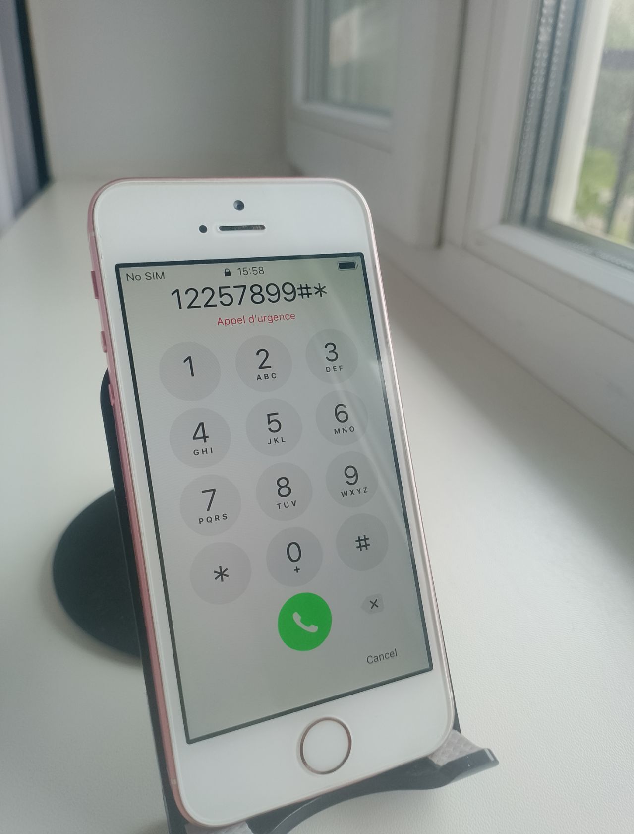 Apple iPhone SE Rose Gold від 1грн - фото фото фото 4