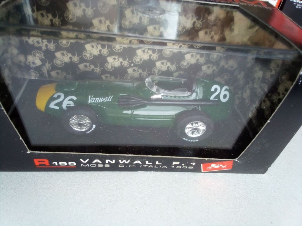 BRUMM Vanwall F1 1958 Stirling Moss GP Italia 1/43 - фото фото фото 0