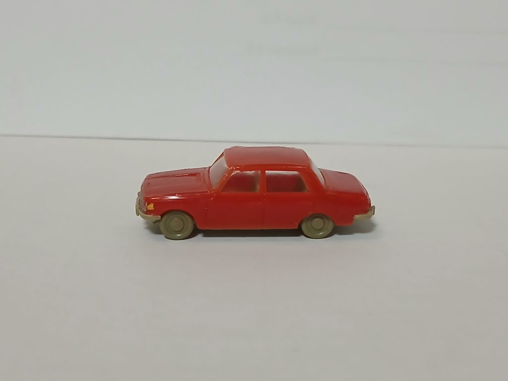 Автомобіль WARTBURG 353. ESPEWE/PERMOT 1:87 H0  (71039). - фото фото фото 2