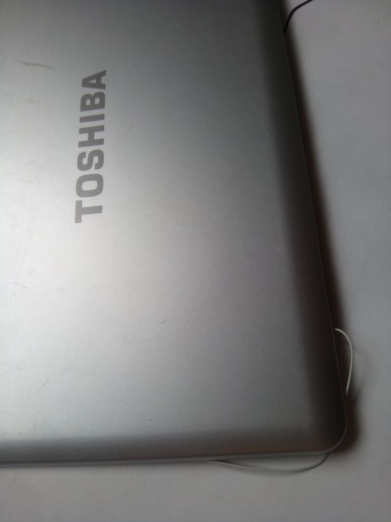 Крышка матрицы разборка Toshiba L450D - фото фото фото 4
