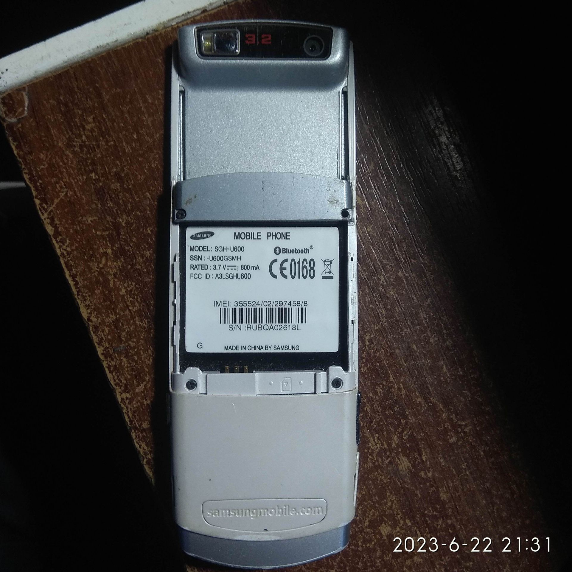 Мобільний телефон Samsung U700 включається - фото фото фото 2
