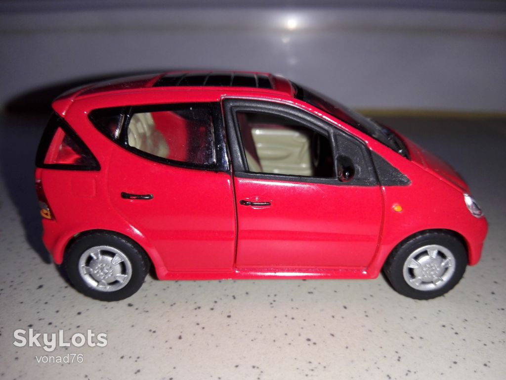 1/43 MERCEDES-BENZ A-CLASS. CARARAMA. - фото фото фото 2