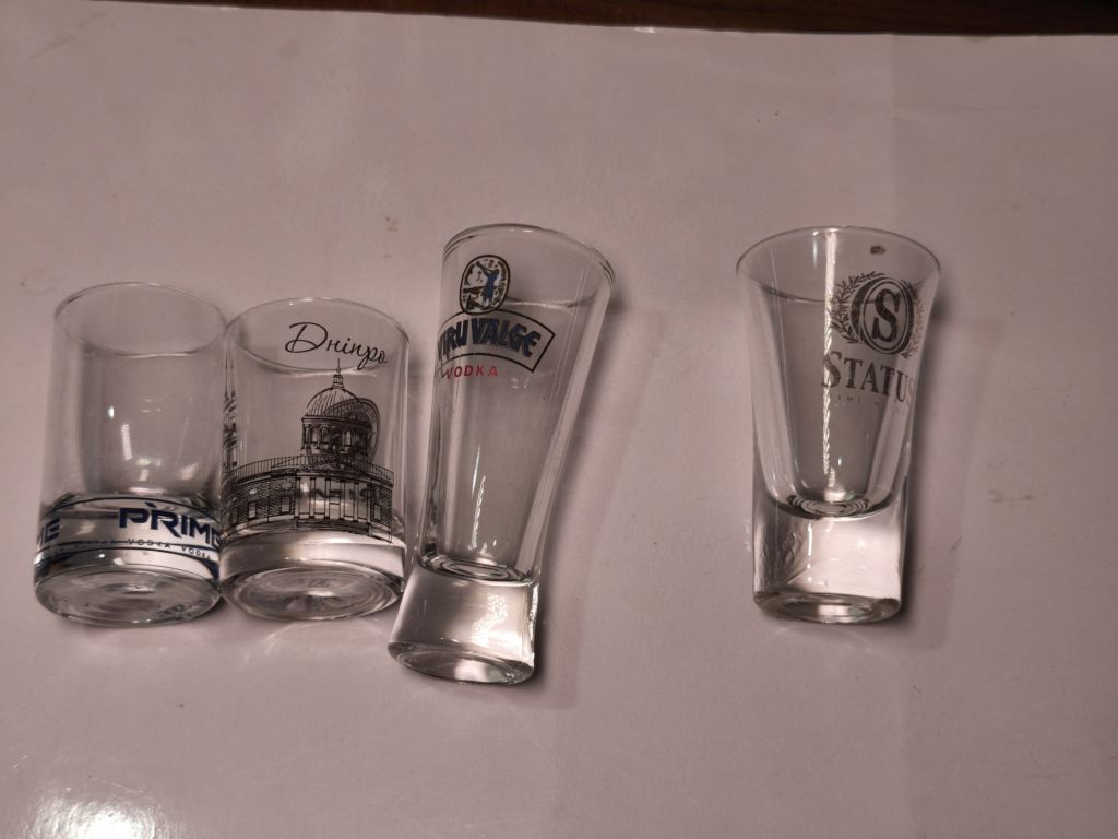* 4 рюмки . Viru Valge , status, prime ДНІПРО - фото фото фото 1