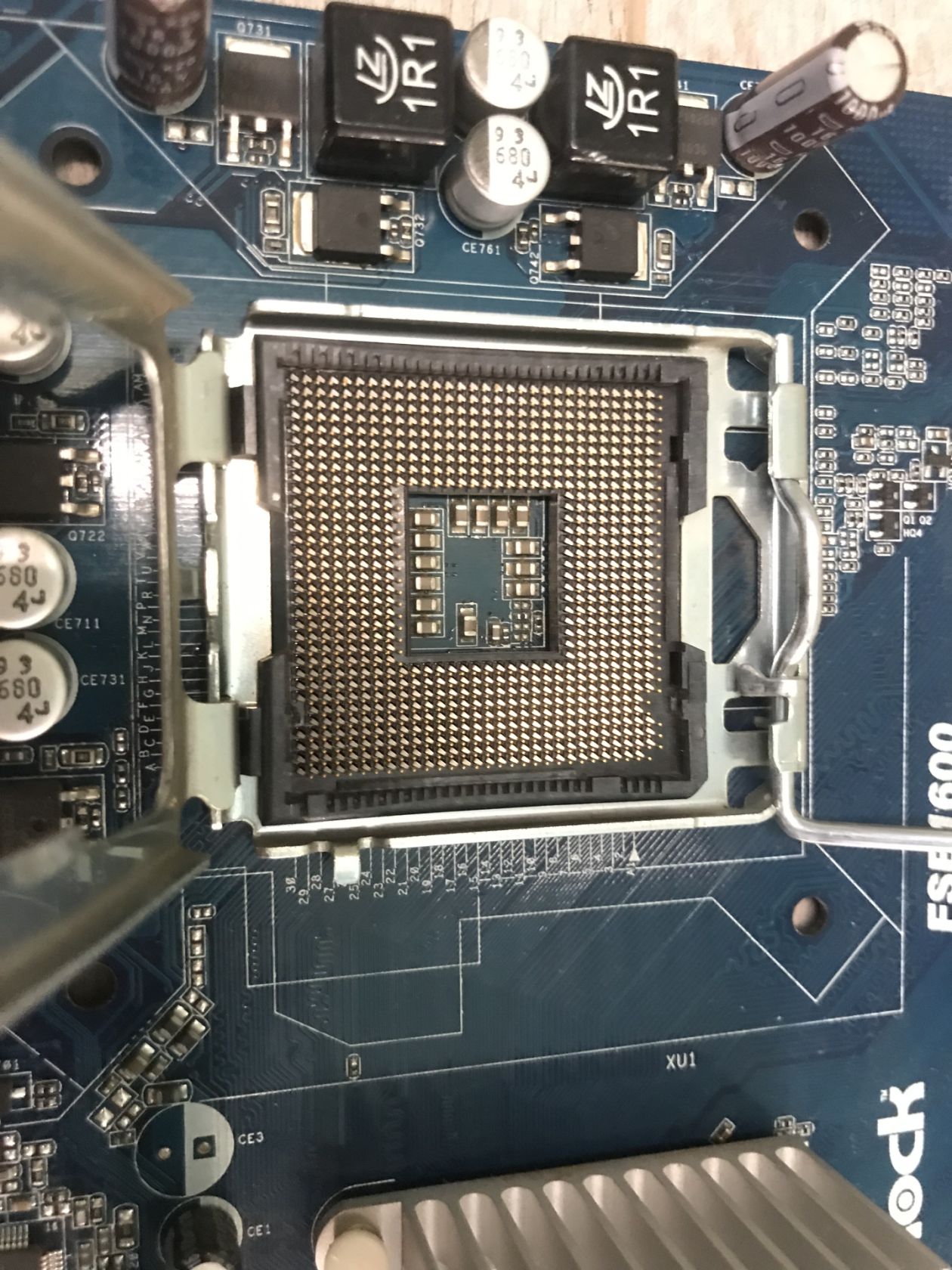 Материнская плата ASRock P43DE + Xeon E5462  (Q9550) - фото фото фото 5