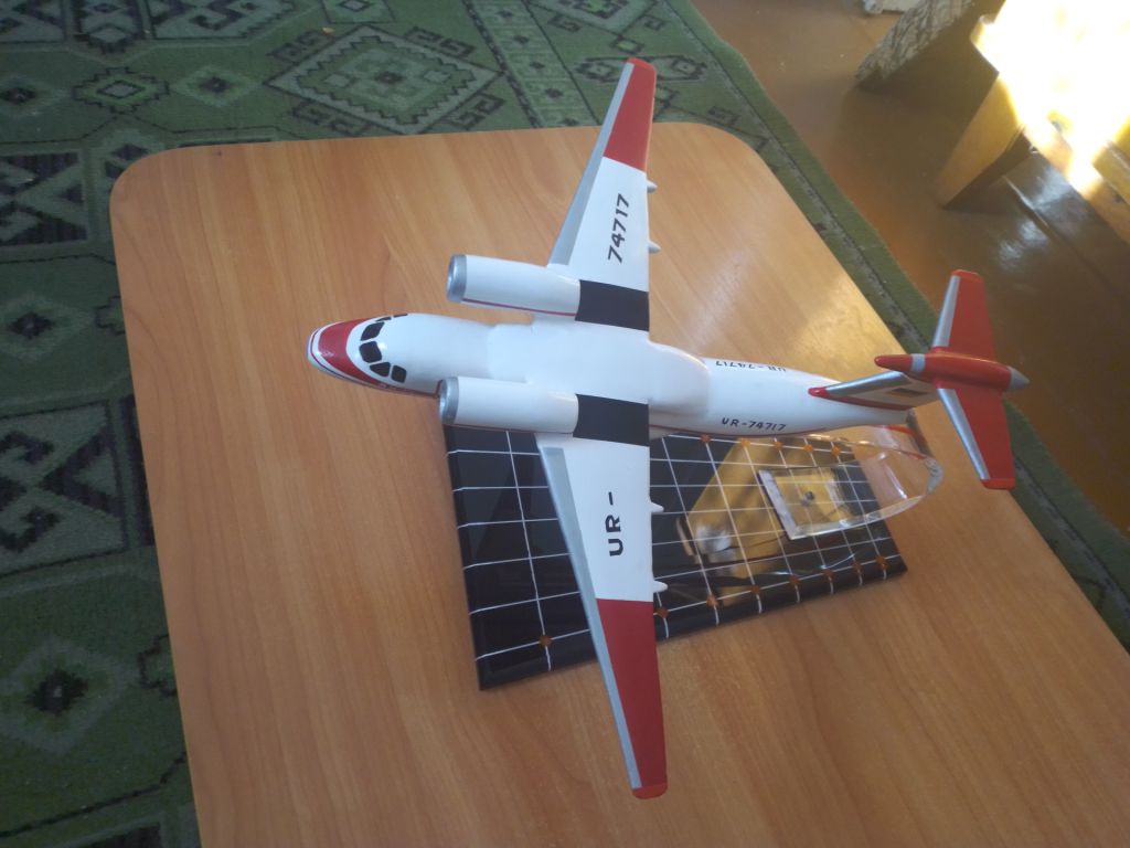 Коллекционная металлическая модель самолета літака АН-74   (ХАЗ), масштаб 1:72, UR-74717 - фото фото фото 1