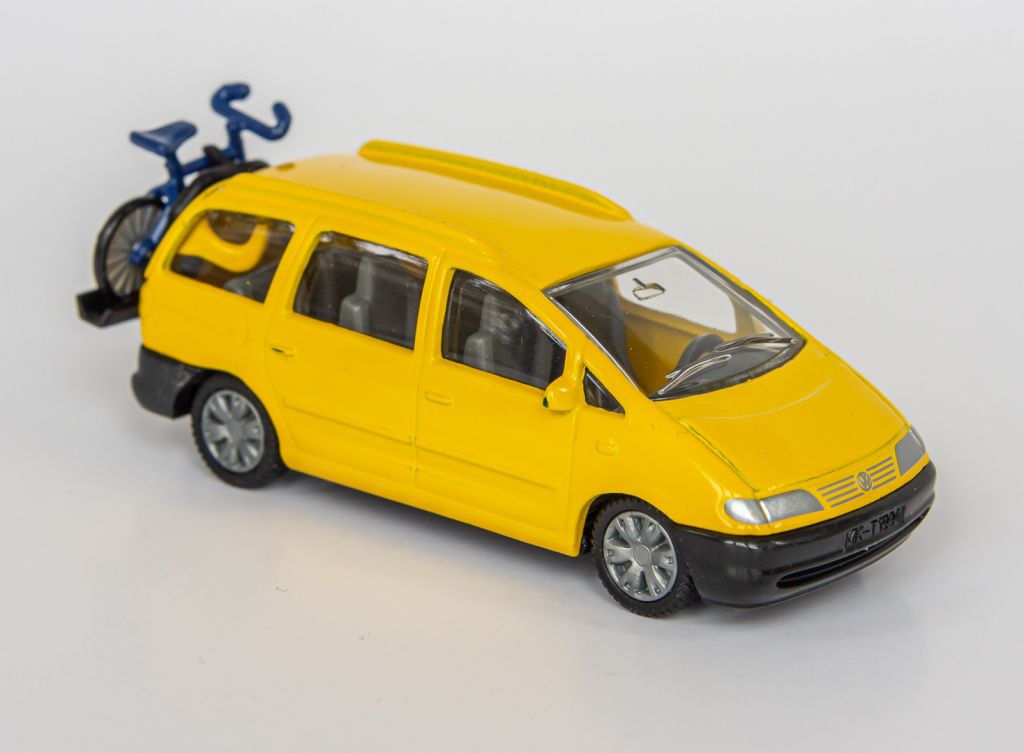 1:55 VW Sharan yellow Bike Rack, Siku 1328 - фото фото фото 6