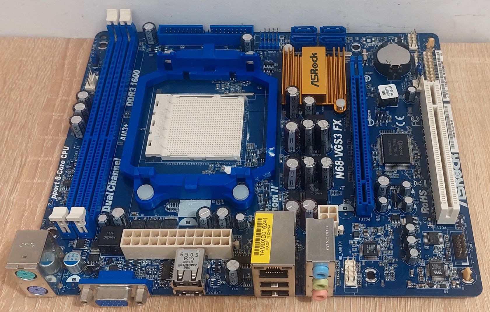 Материнська плата Socket AM3+ / ASRock N68-VGS3 FX / MicroATX/2 x DDR3 Б/В - фото фото фото 0