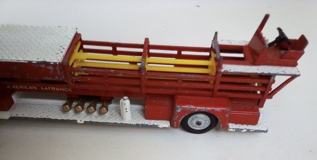 CORGI TOYS N°1143 AERIAL RESCUE TRUCK "AMERICAN LAFRANCE" - фото фото фото 4