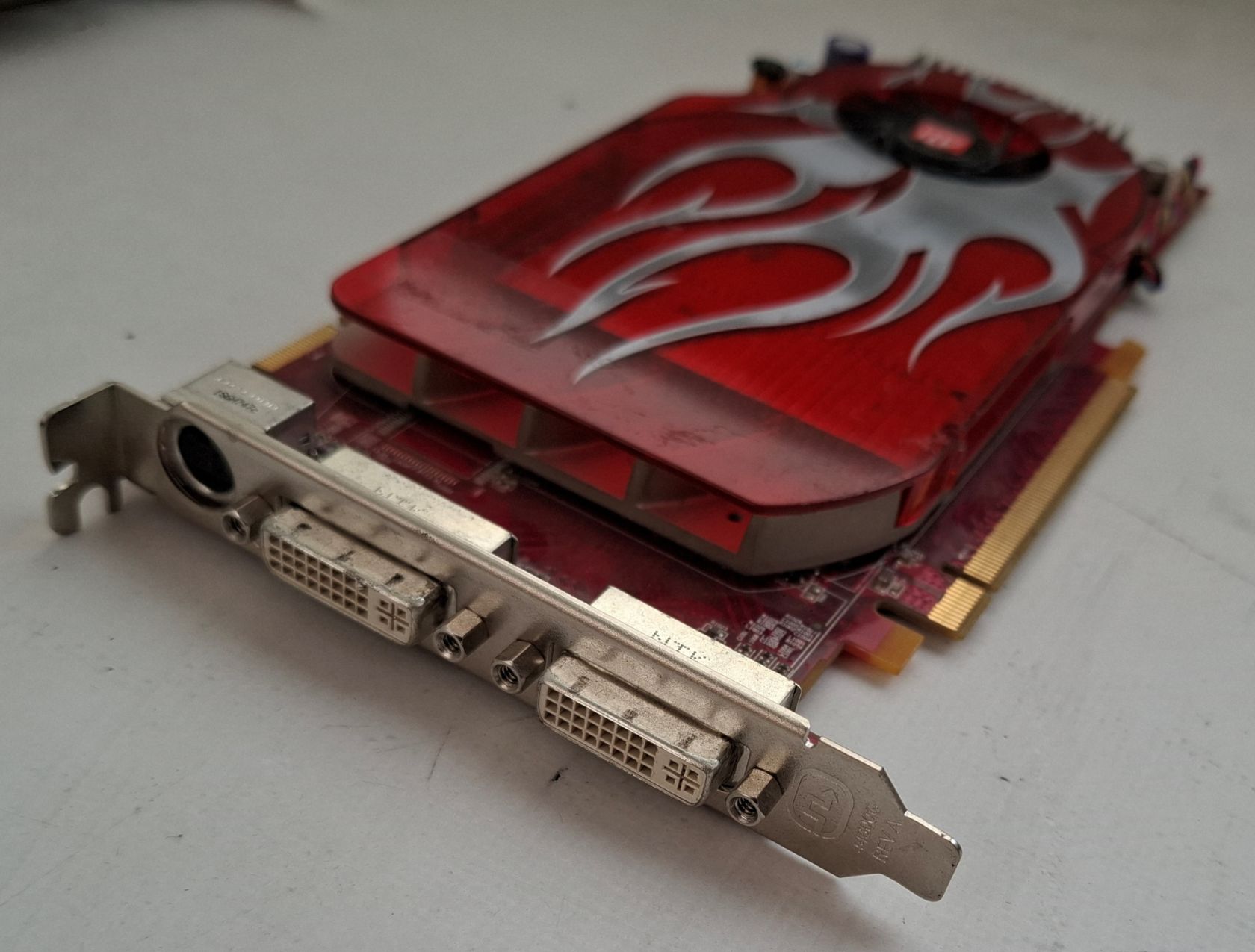 Відеокарта Radeon HD 2600 XT   (256 MB/128bit/GDDR4)     (№91) - фото фото фото 3