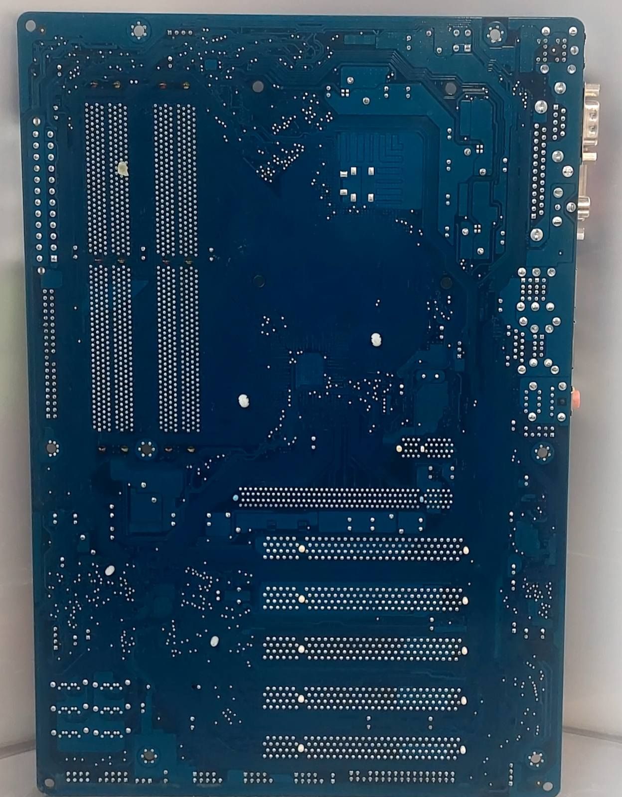 Материнська плата  Gigabyte GA-P43-ES3G  Socket 775 / ATX / 4 x DDR2  б/в - фото фото фото 3