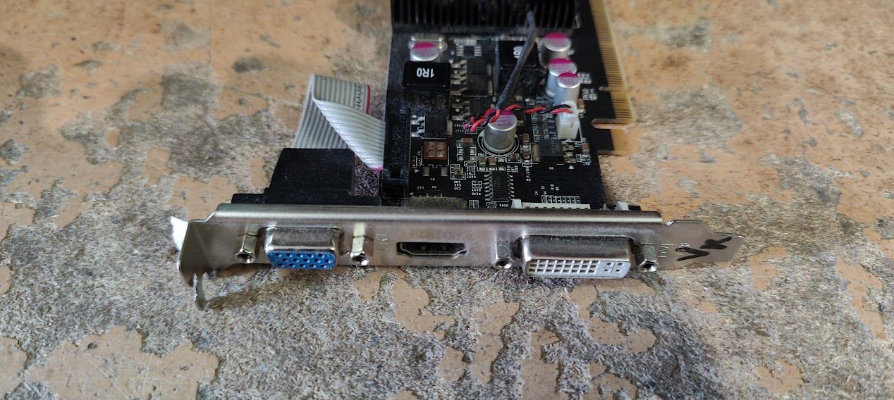 Видеокарта MSI GeForce GT 220 N220-1GD3/LP 1GB PCI-E № K231707200 - фото фото фото 1