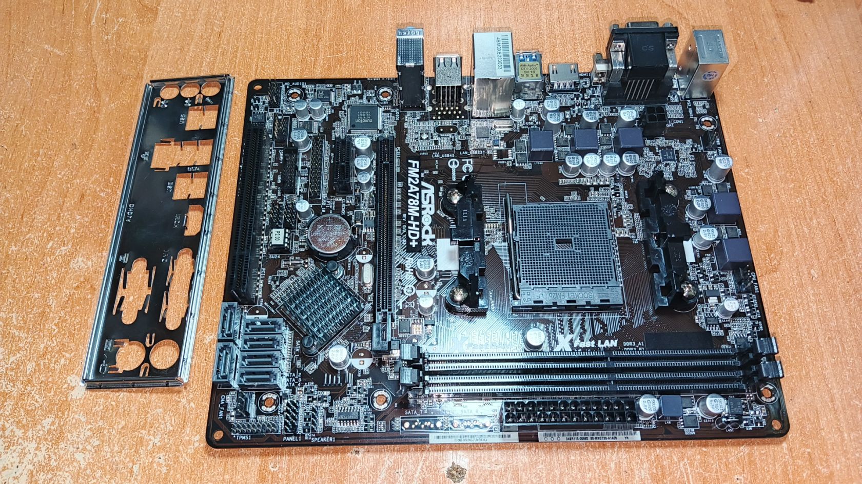 Материнская плата ASRock FM2A78M-HD+   (sFM2/FM2+, AMD A78, PCI-Ex16) - фото фото фото 0
