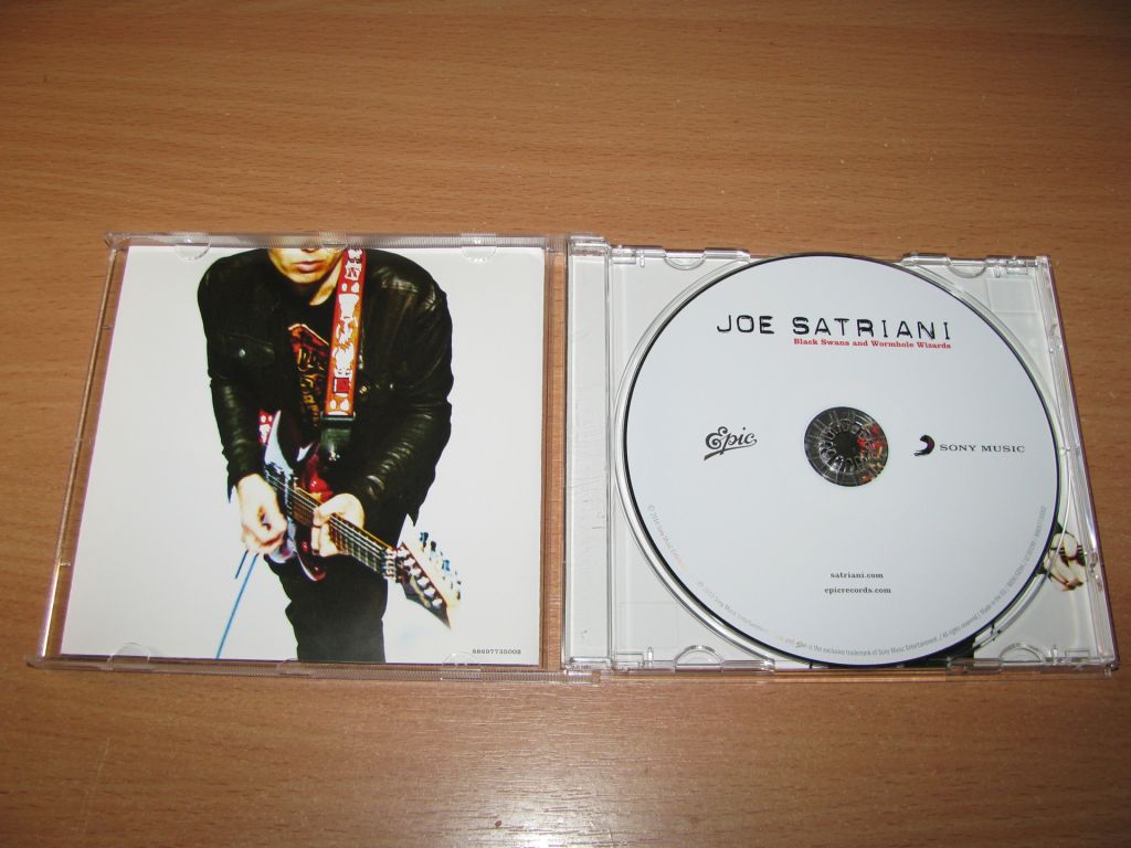 JOE SATRIANI - Black Swans &amp; Wormhole Wizards  (2010 Sony Music) - фото фото фото 1