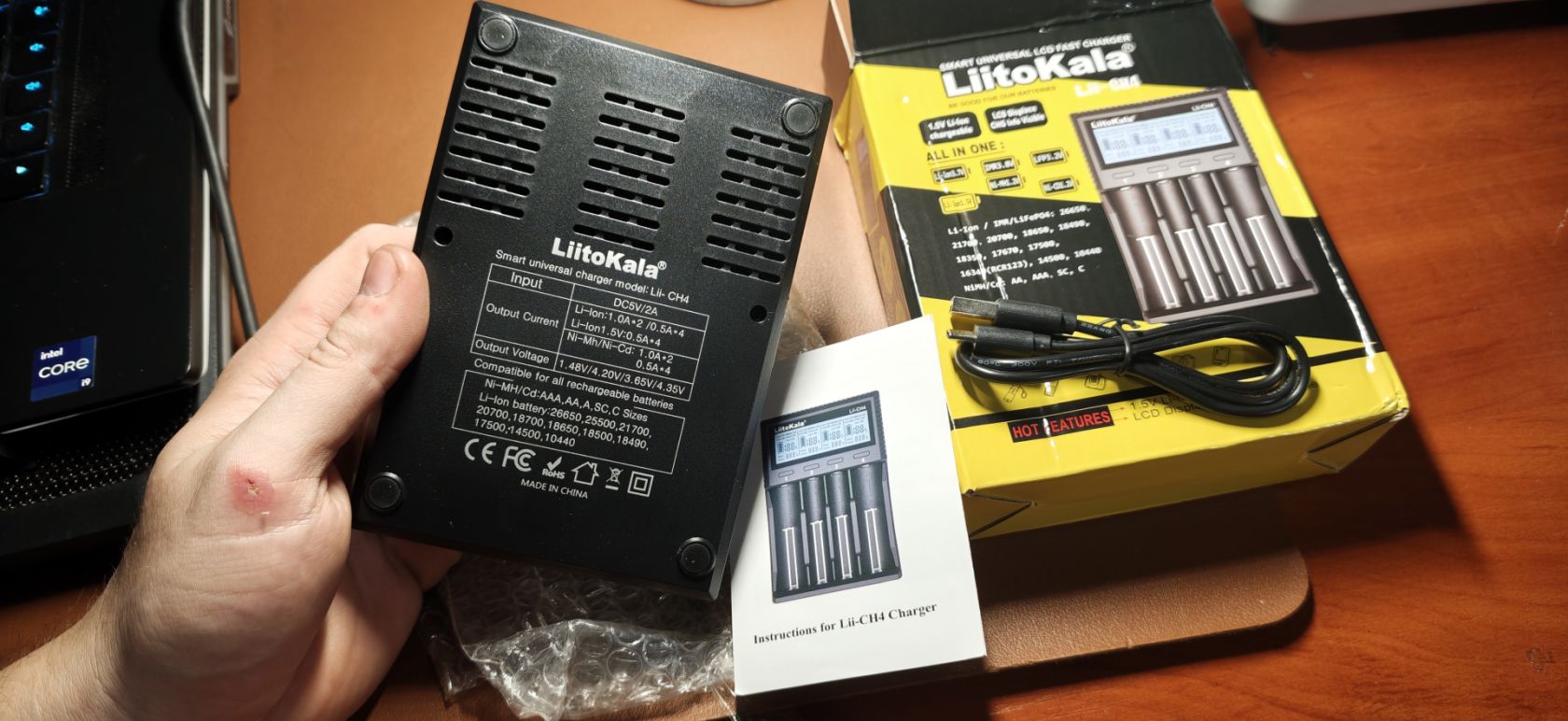 Розумне Нове справне зарядне LiitoKala Lii-CH4  для 18650/AA/AAA/21700 акумуляторів - фото фото фото 2