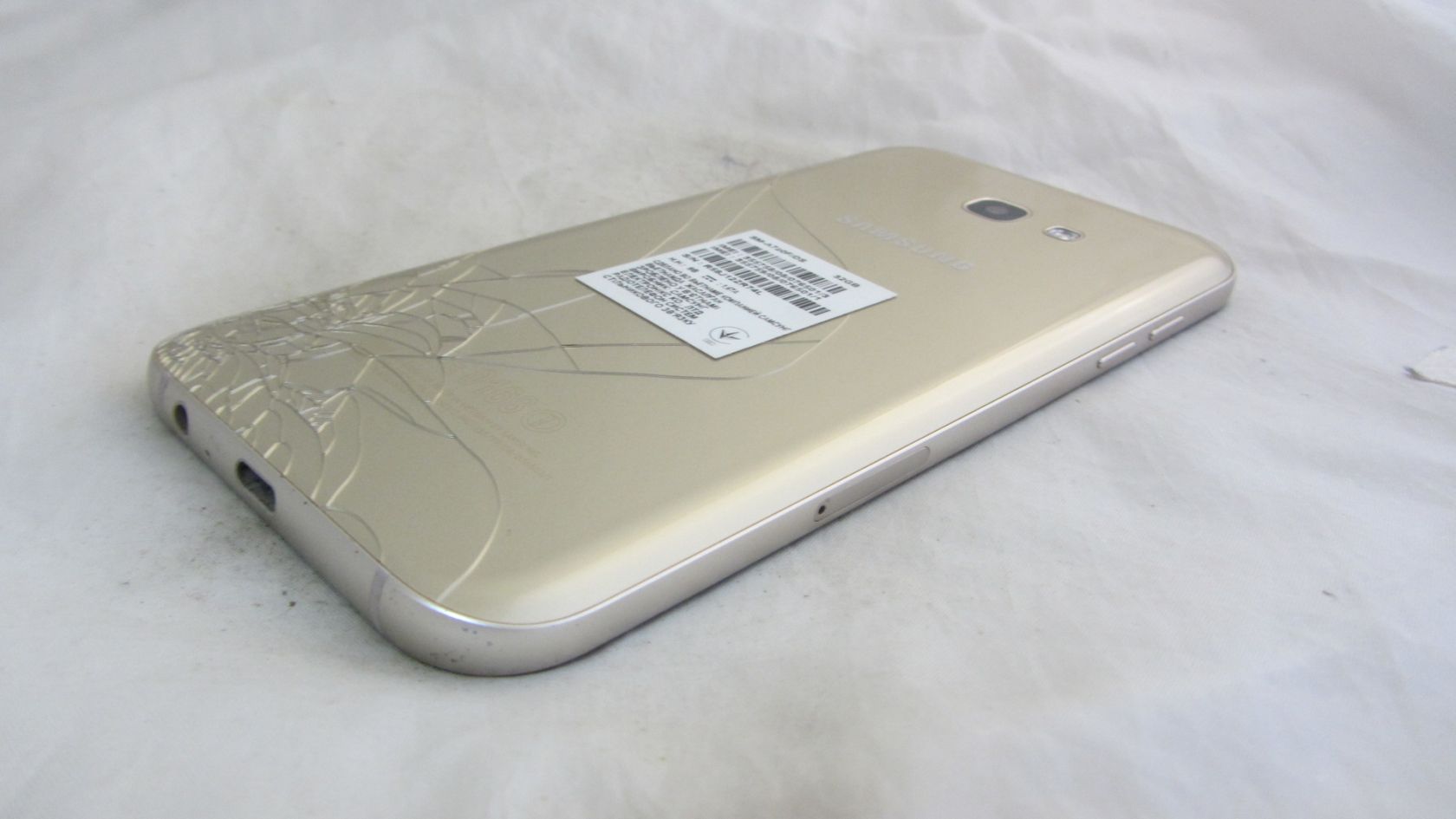 Samsung Galaxy A7 2017 Duos   (SM-A720F/DS) Gold - фото фото фото 4