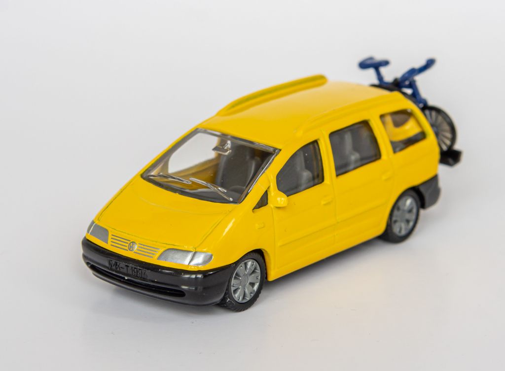 1:55 VW Sharan yellow Bike Rack, Siku 1328 - фото фото фото 2