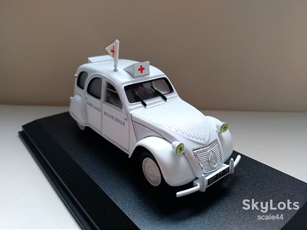 Citroen 2CV Ambulance.Norev.1/43 - фото фото фото 2