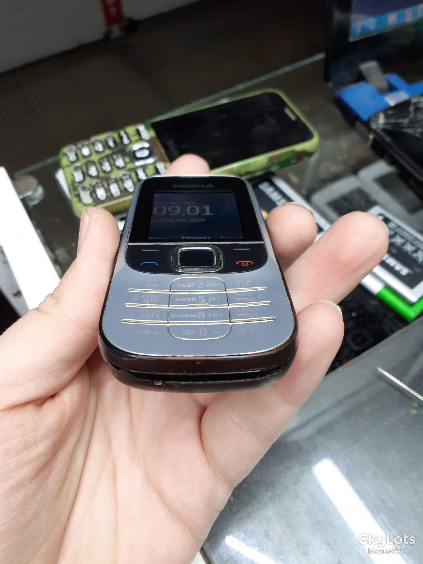 Sklad Nokia 2330с-2 Silver 4 RED sklad - фото фото фото 3