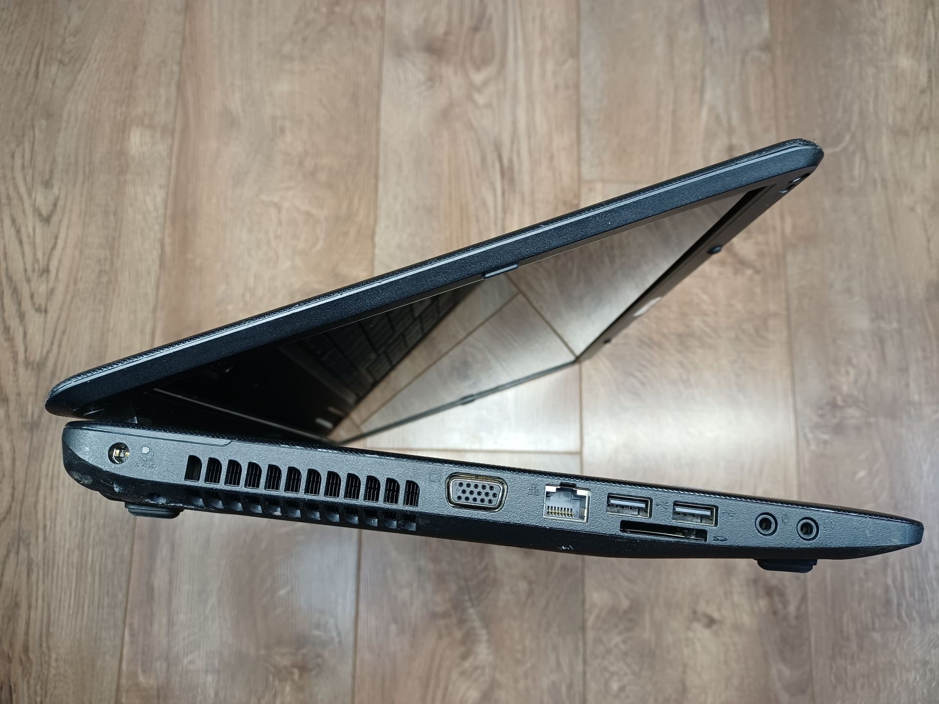 Ноутбук Toshiba Satellite C670 - фото фото фото 6