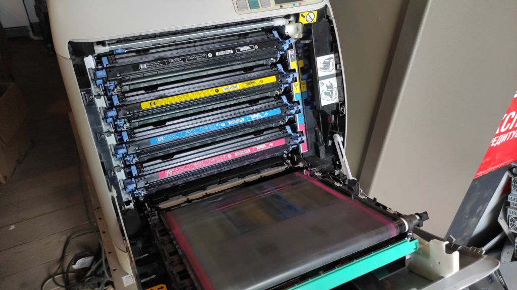 Принтер HP Color LaserJet 2605dn №1 - фото фото фото 2