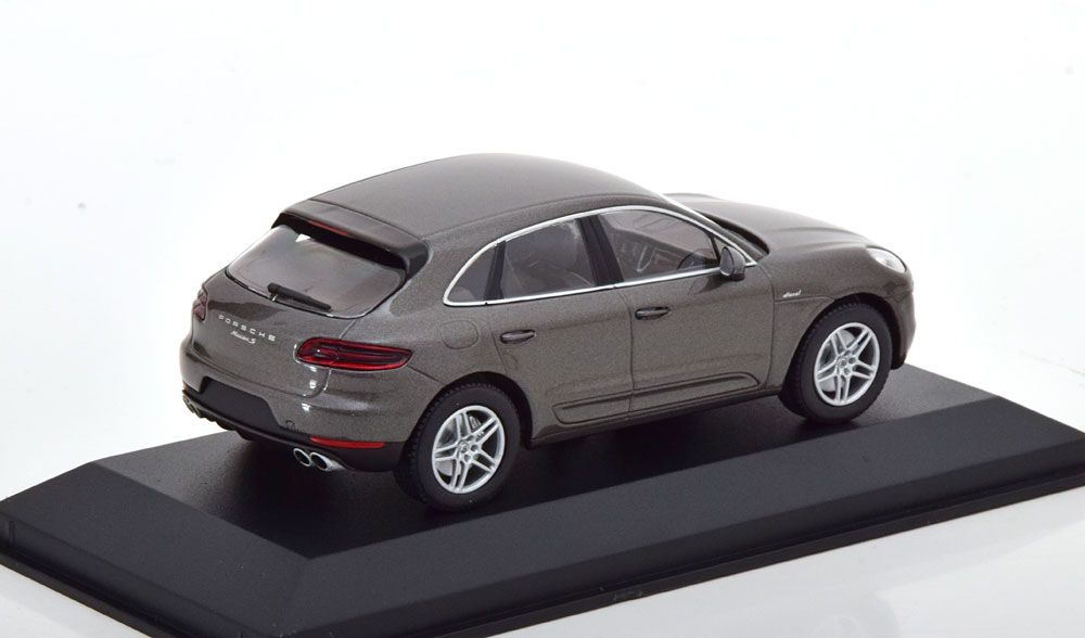 Minichamps 1:43 Porsche Macan S Diesel  (2013) agate grey metallic - фото фото фото 1