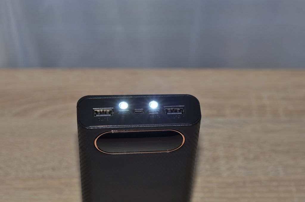 Power bank 28000mAh Dual USB/Type-C/microUSB/Lightning LG - фото фото фото 1
