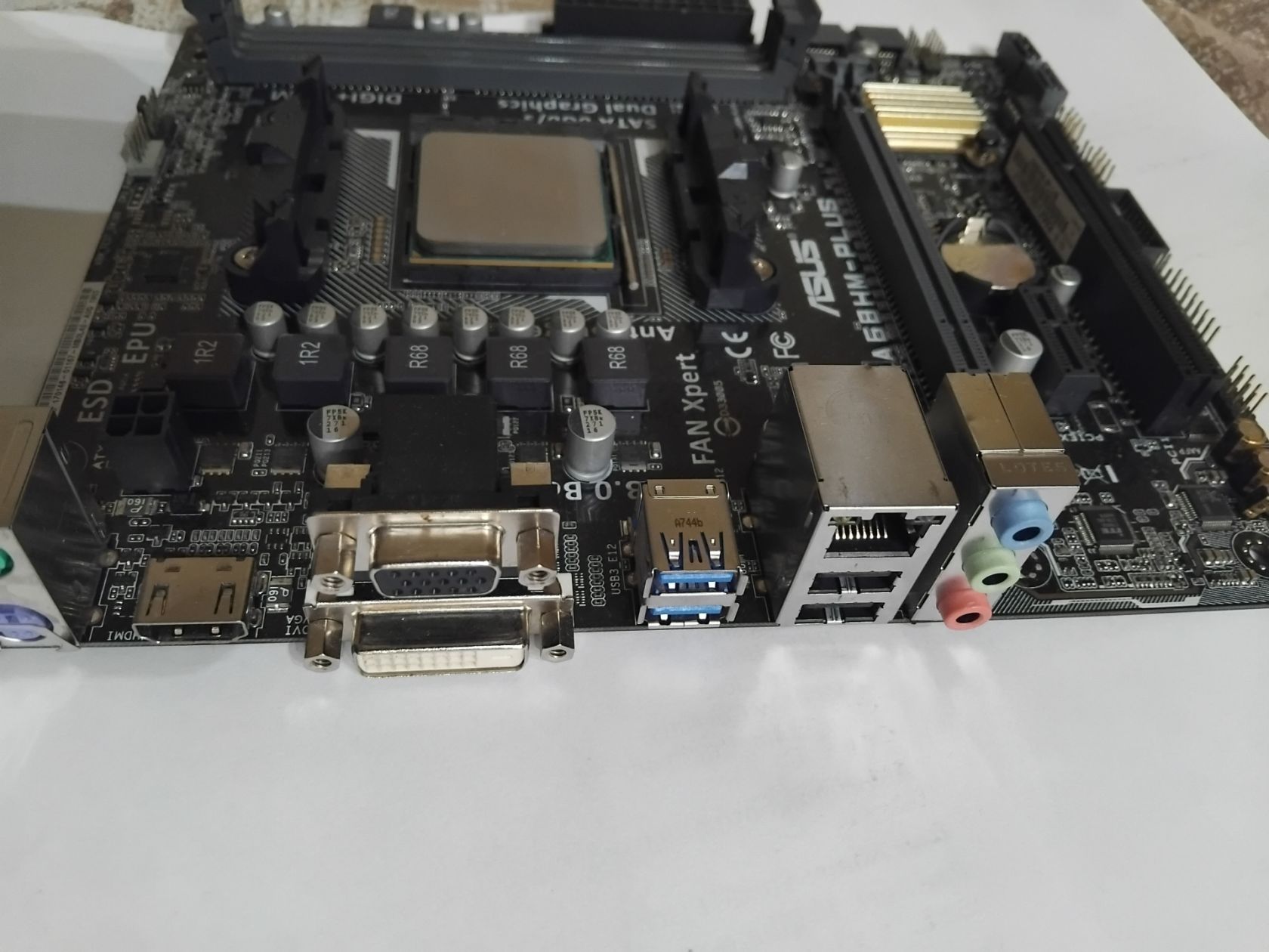 Материнська плата ASUS A68HM-PLUS , повністю робоча - фото фото фото 1
